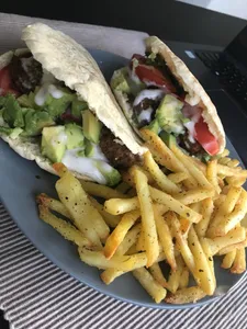 Vegetarian Pitta and Side